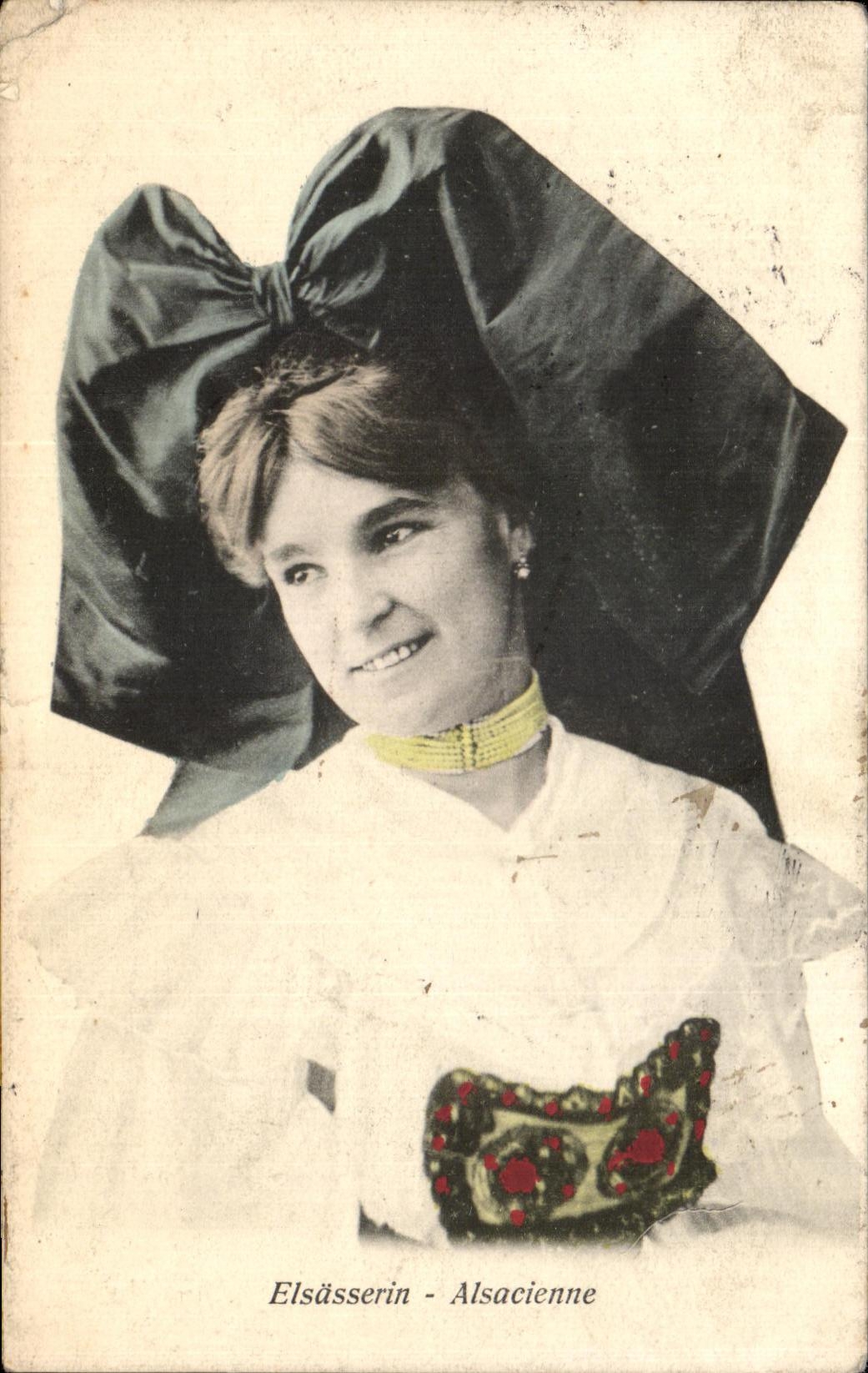 CPA Elsasserin Alsacienne Folklore Costume Coiffe