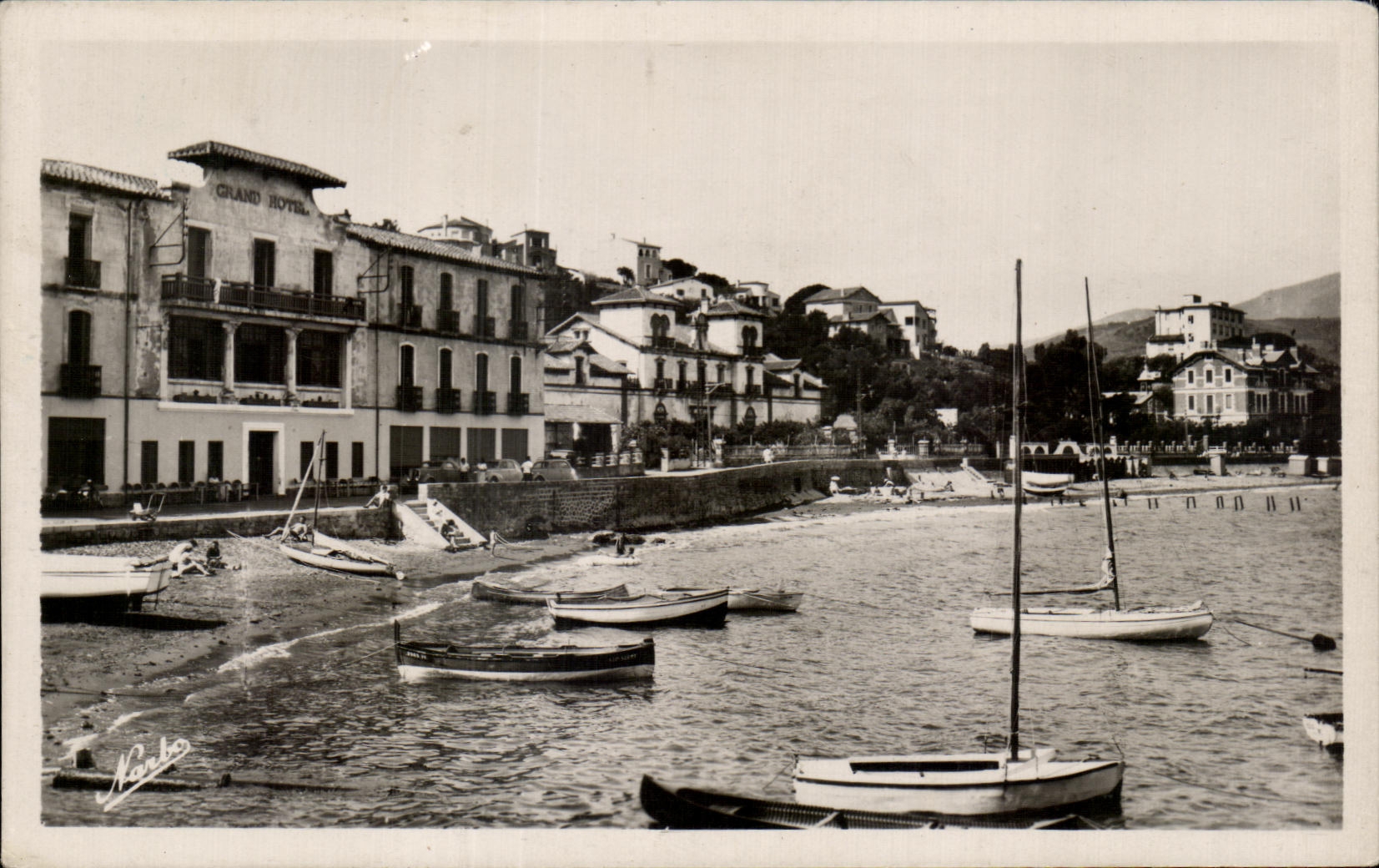 CPSM Banyuls sur Mer La Plage du Grand Hotel et la route de Cerbere