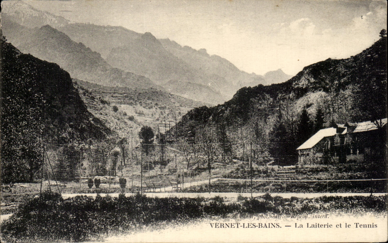 CPA Vernet Les Bains La Laiterie et le Tennis