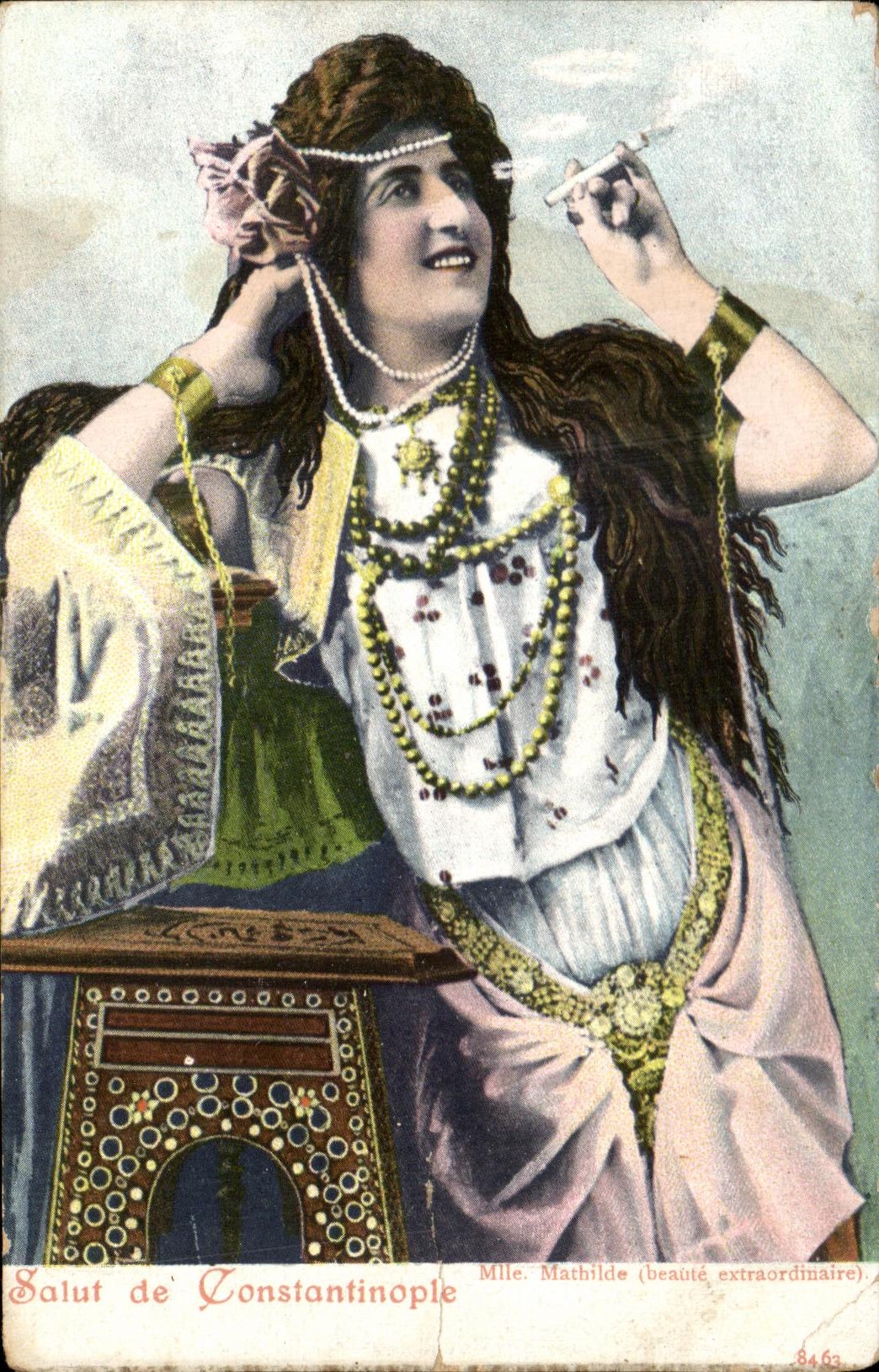 CPA Salut de Constantinople Turquie Turkey Femme Folklore Cigarette 