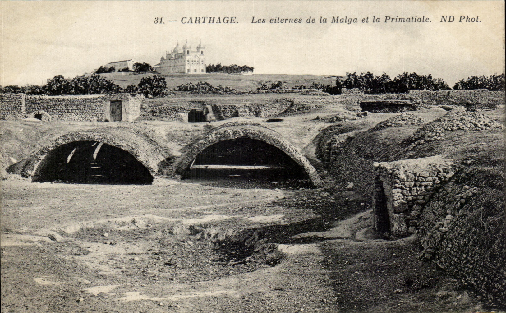 CPA Carthage Les Citernes de la Malga et la Primatiale Tunisie