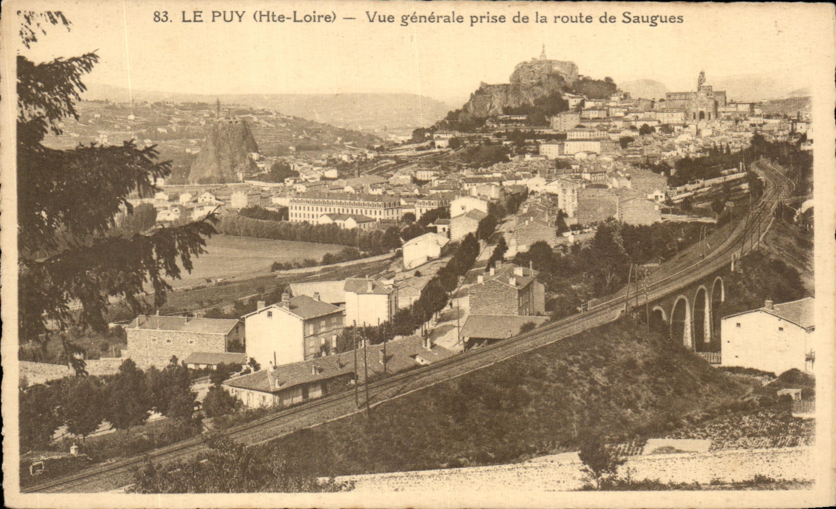 CPA Le Puy (Hte Loire) Vue Generale prise de la route de Sauges