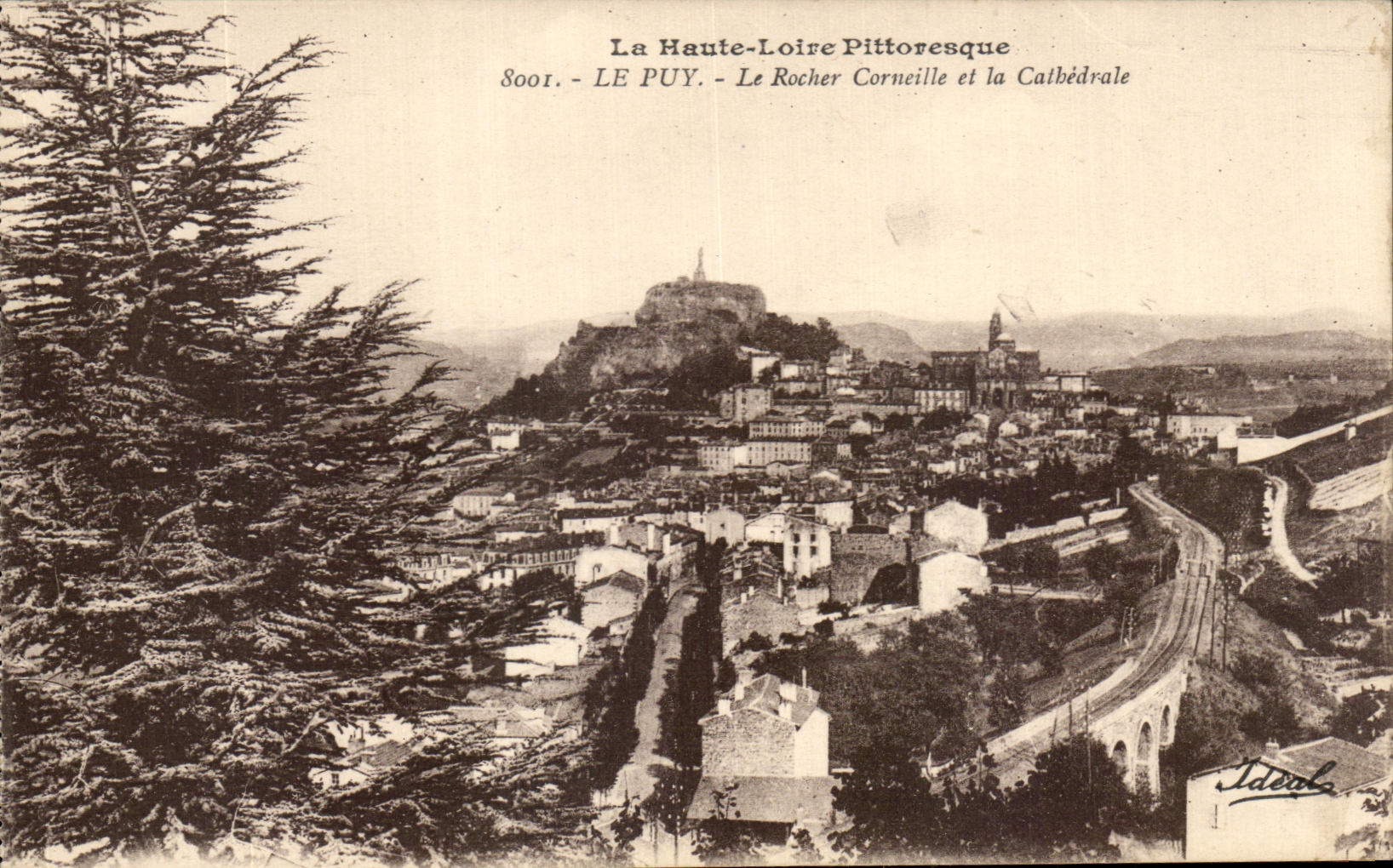 CPA La Haute Loire Pittoresque Le Puy Le Rocher Corneille et la Catbedrale