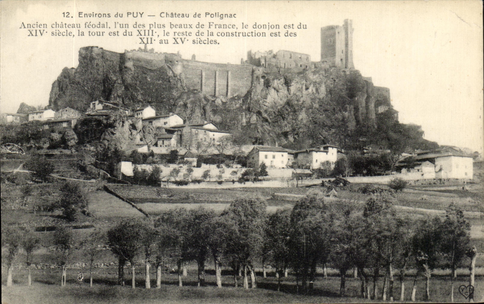 CPA Environs du Puy Chateau de Polignac Ancien Chateau feodal l un des Plus beaux de France le donjon est du la tour est