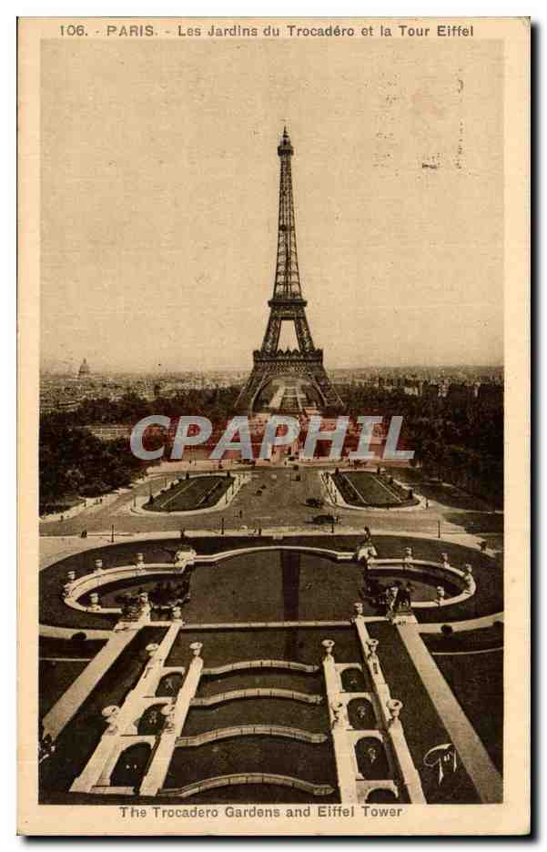 CPA Paris Les jardins du Trocadero et la Tour Eiffel
