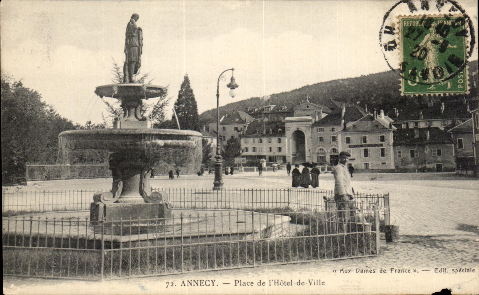 CPA Annecy Place de I Hotel de Ville
