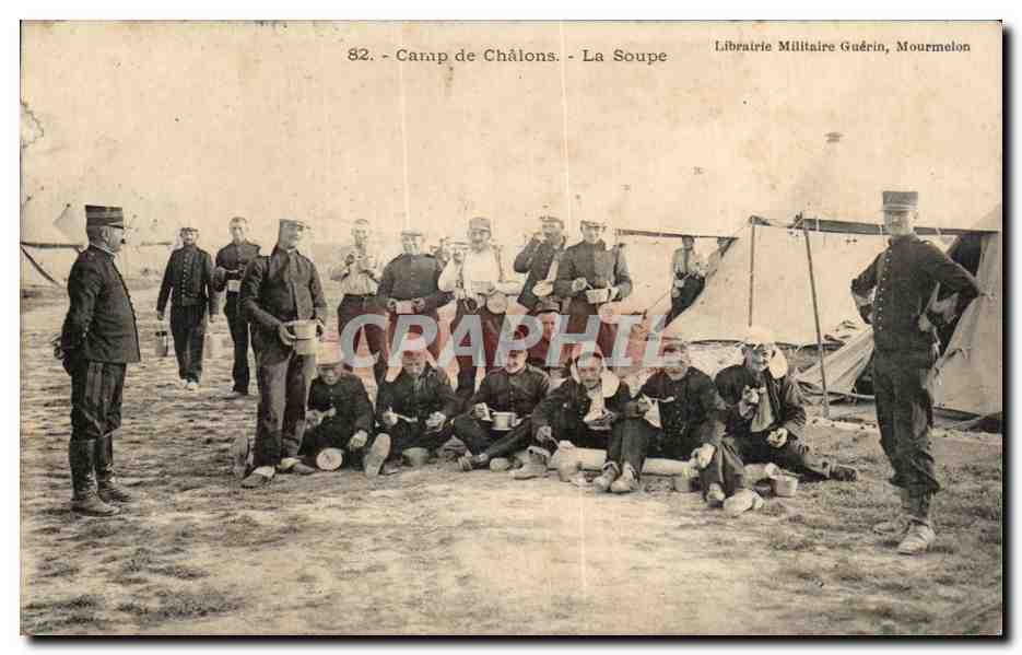 CPA Camp de Chalons La Soupe Militaria 