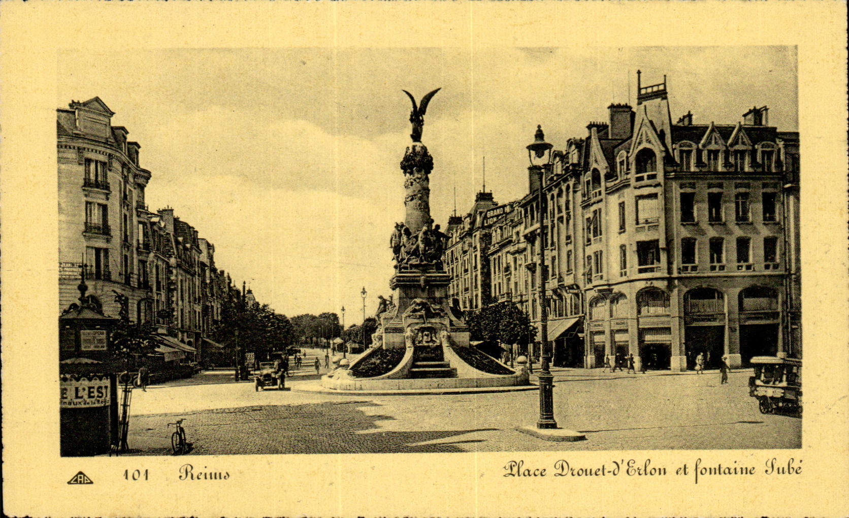 CPA Reims Place Drouet Erlon et fontaine