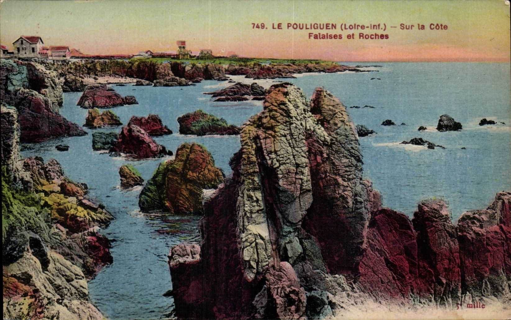 CPA Le Pouliguen (Loire int) Sur la Cote Falaises et Roches
