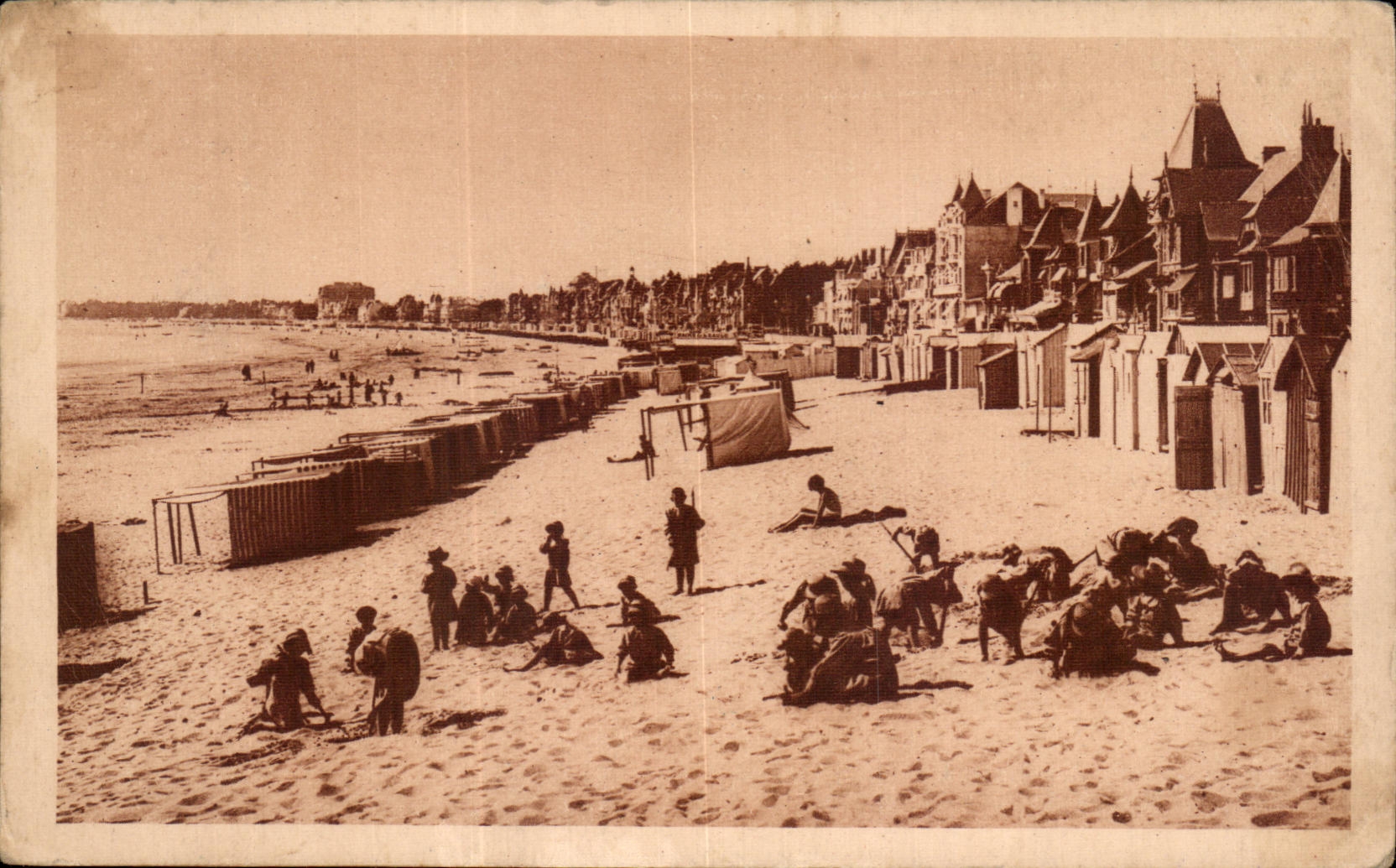 CPA La Baule Un Coin De La Plage Enfants