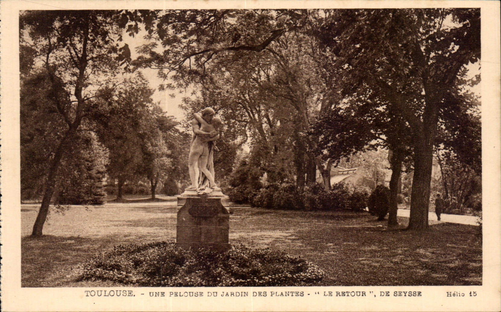 Toulouse - Une pelouse du jardin des plantes - "Le Retour", de Seysses - Hélio 15