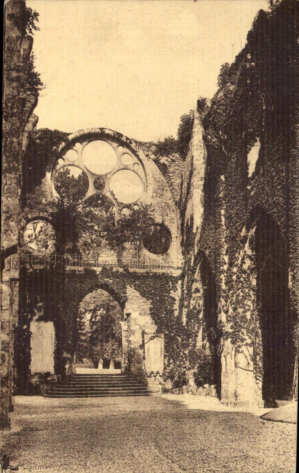 CPA Abbaye des Vaux de Cernay La Nef La Rose