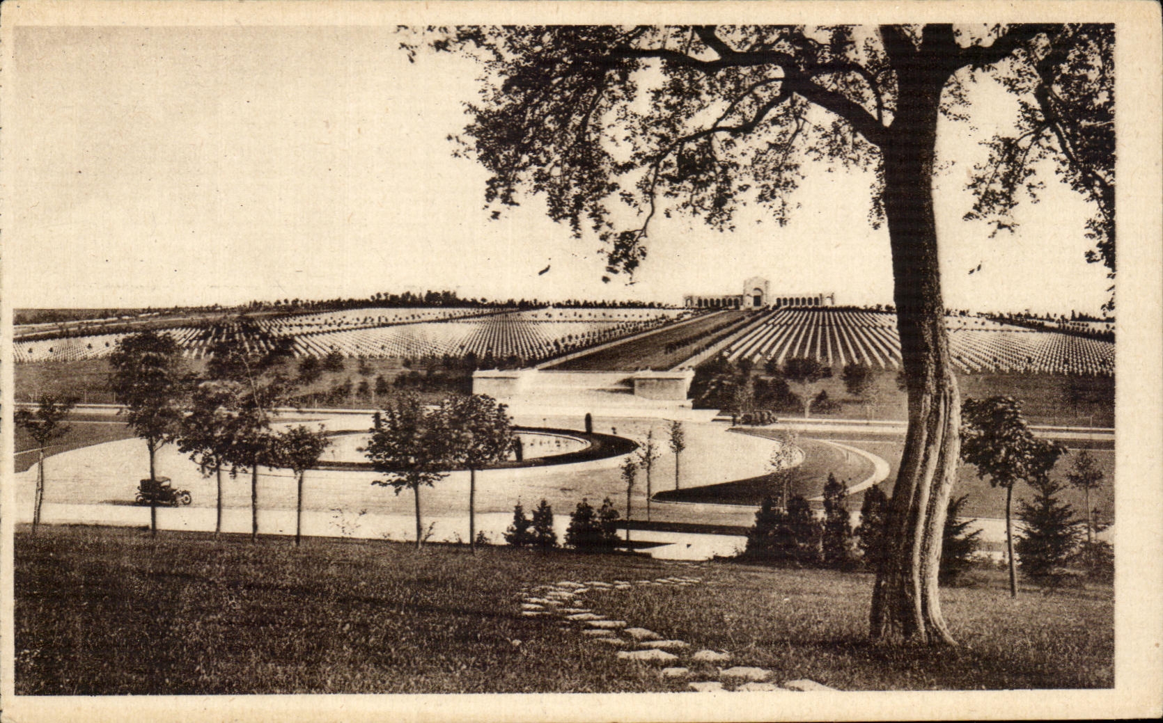 Cimetière américain de Romagne-sous-Montfaucon — 14.220 tombes — éditeur VERGOU