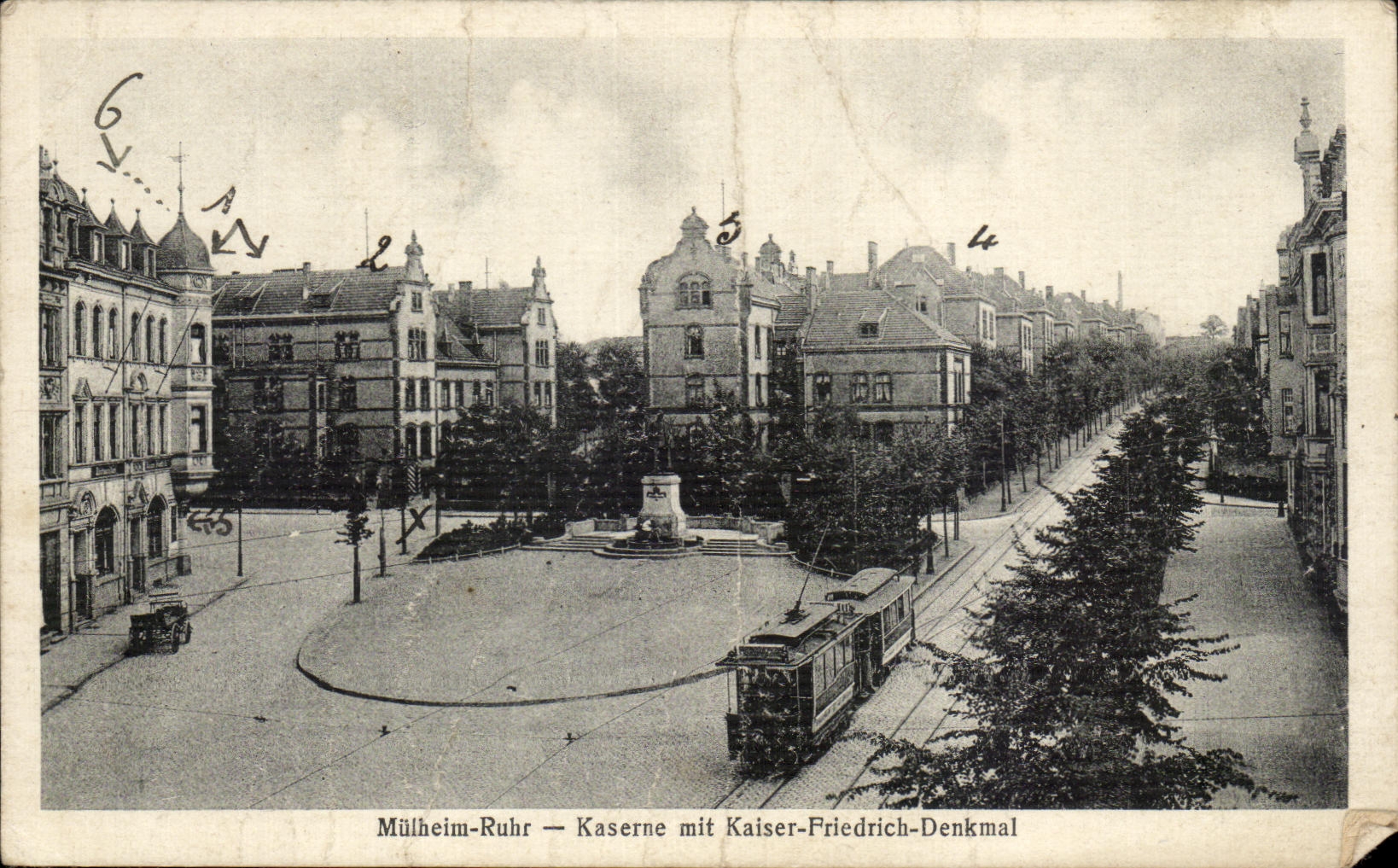 CPA Mulheim Ruhr Kaserne Mit Kaiser Friedrich Denkmal Tramway