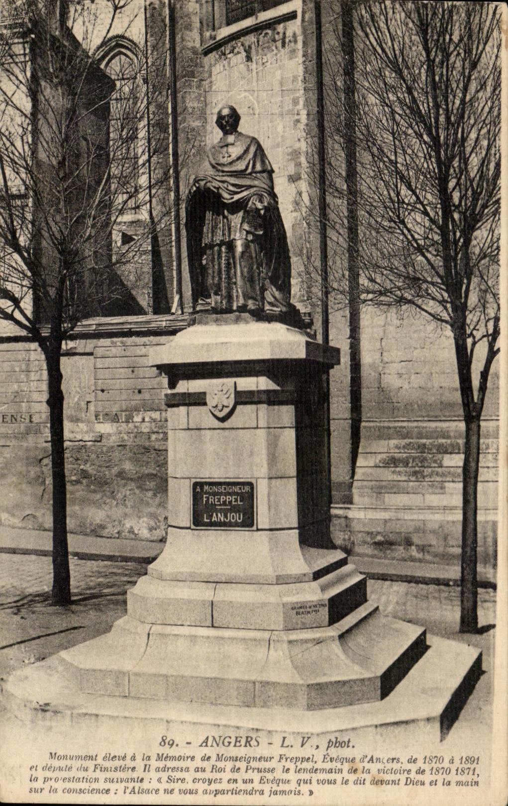 CPA Angers Monseigneur Freppel Eveque d Angers