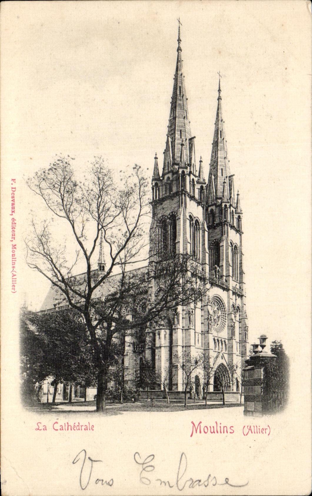CPA La Cathedrale Moulins