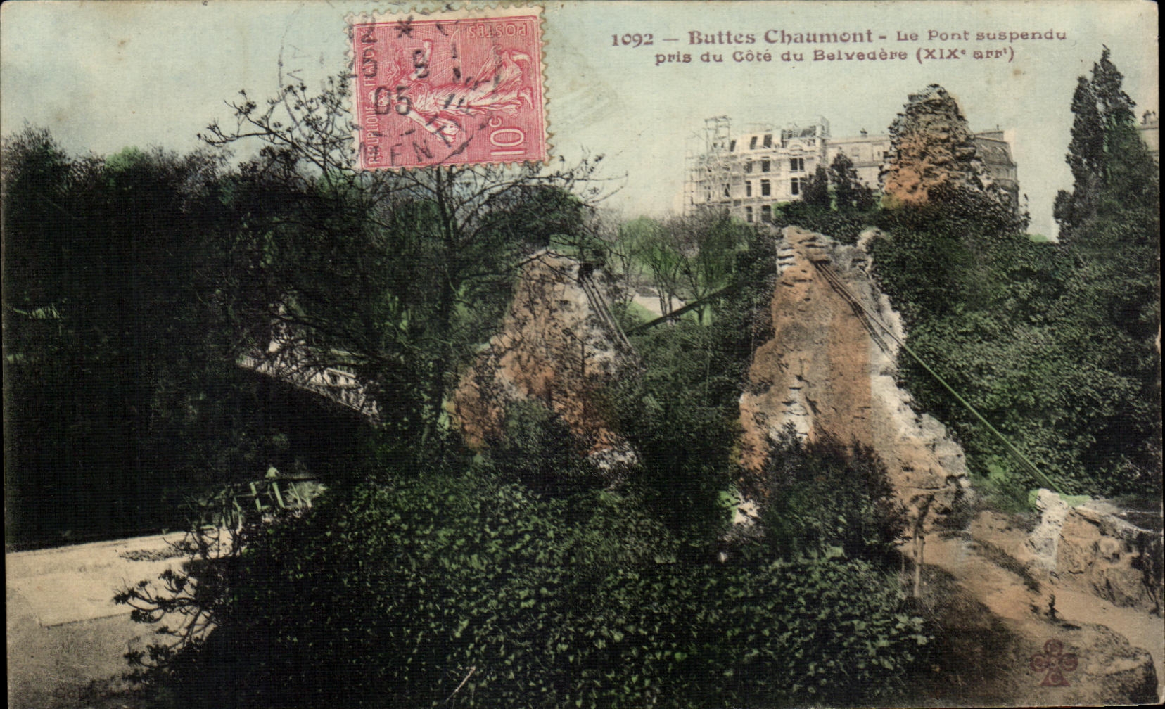 CPA Buttes Chaumont Le Pont suspendu pris du cote du Beledere