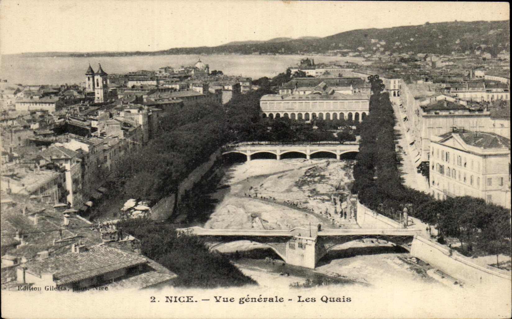 CPA Nice Vue generale Les Quais