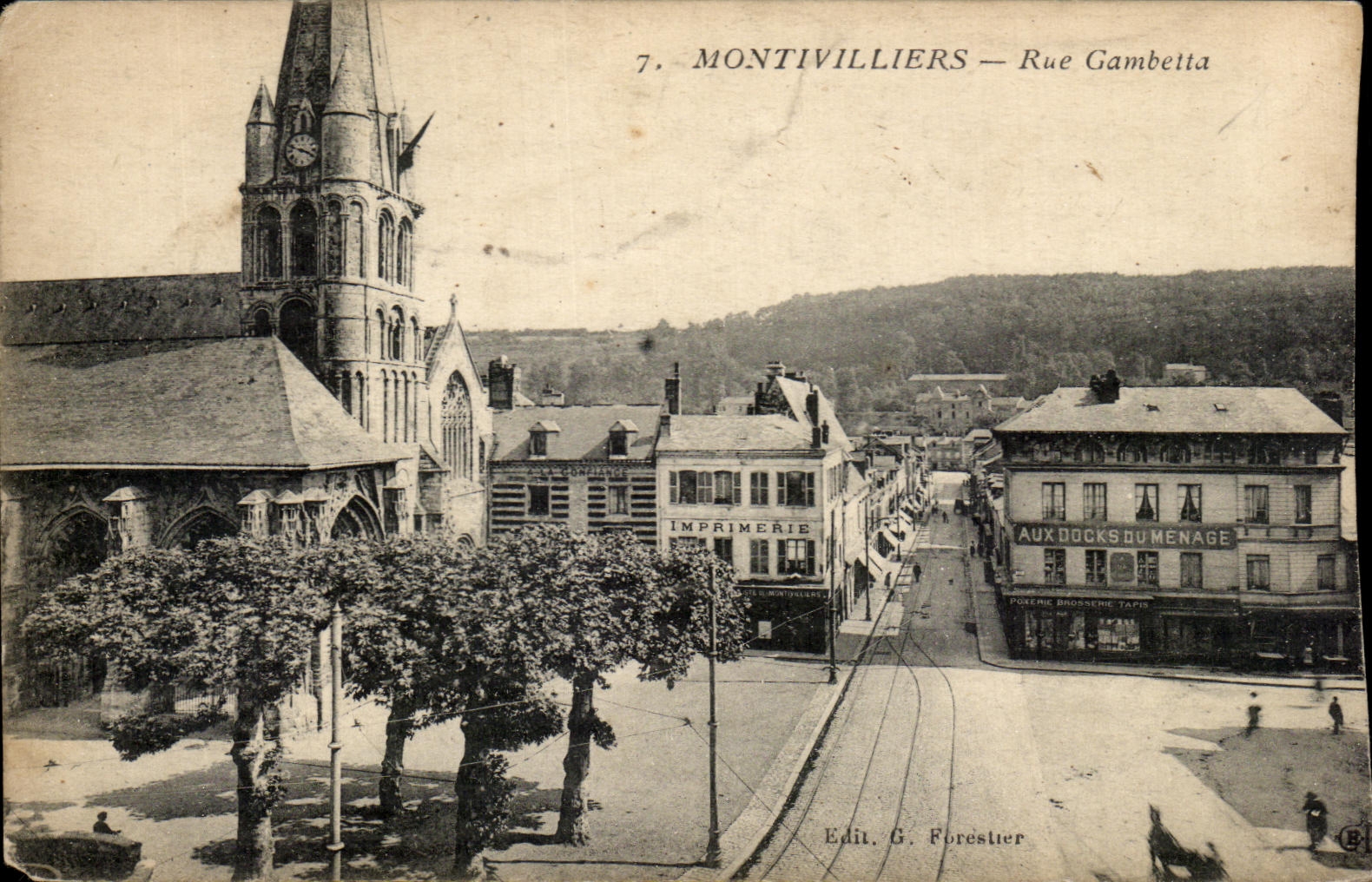 CPA Montivilliers Rue Gambetta Docks du menage