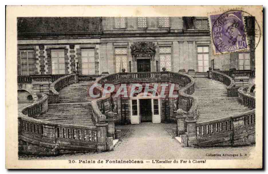 Palais de Fontainebleau — L'Escalier du Fer à Cheval — Collection Artistique 1.14
