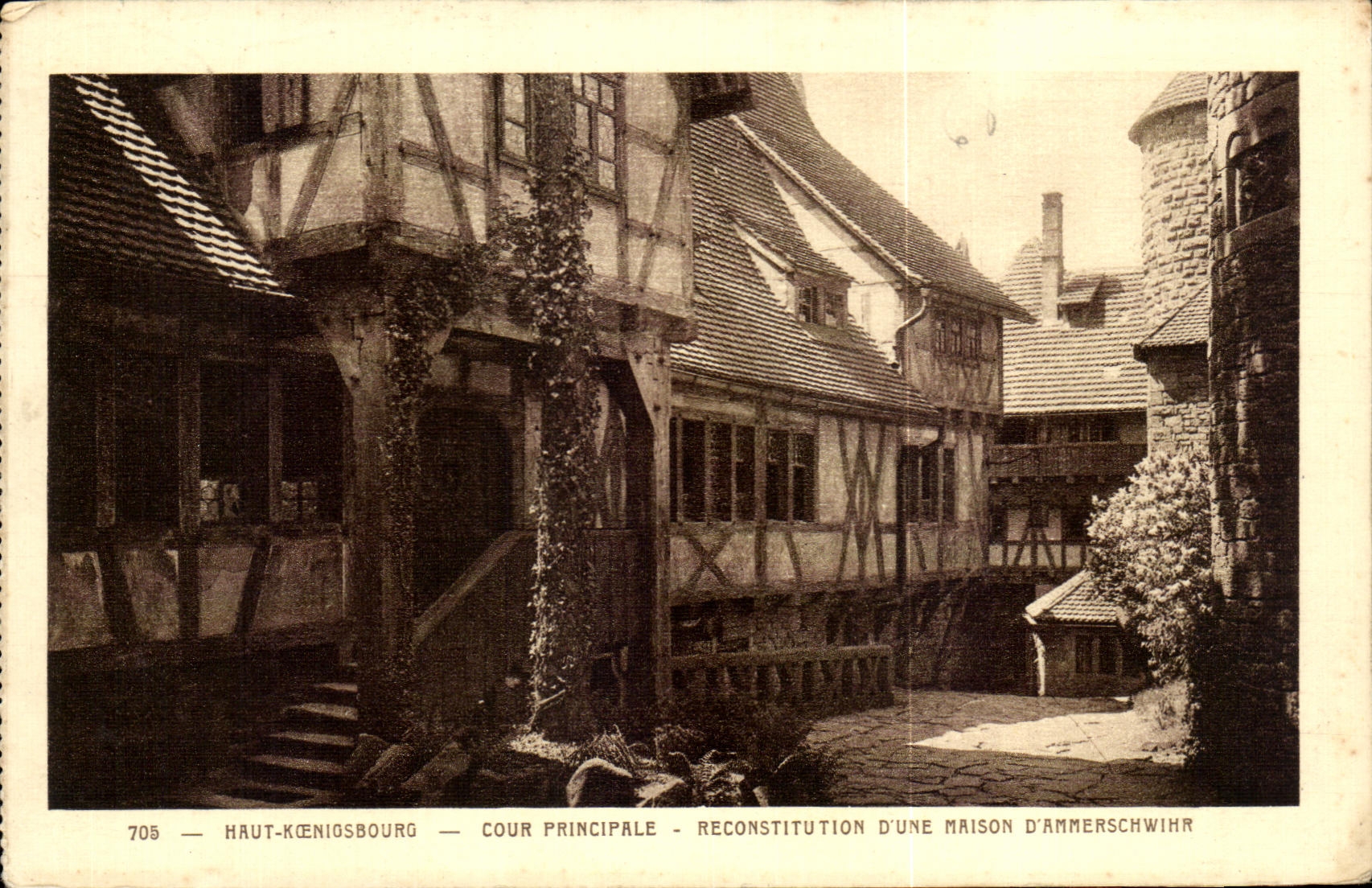 Haut-Kœnigsbourg — Cour principale — Reconstitution d'une maison d'Ammerschwihr