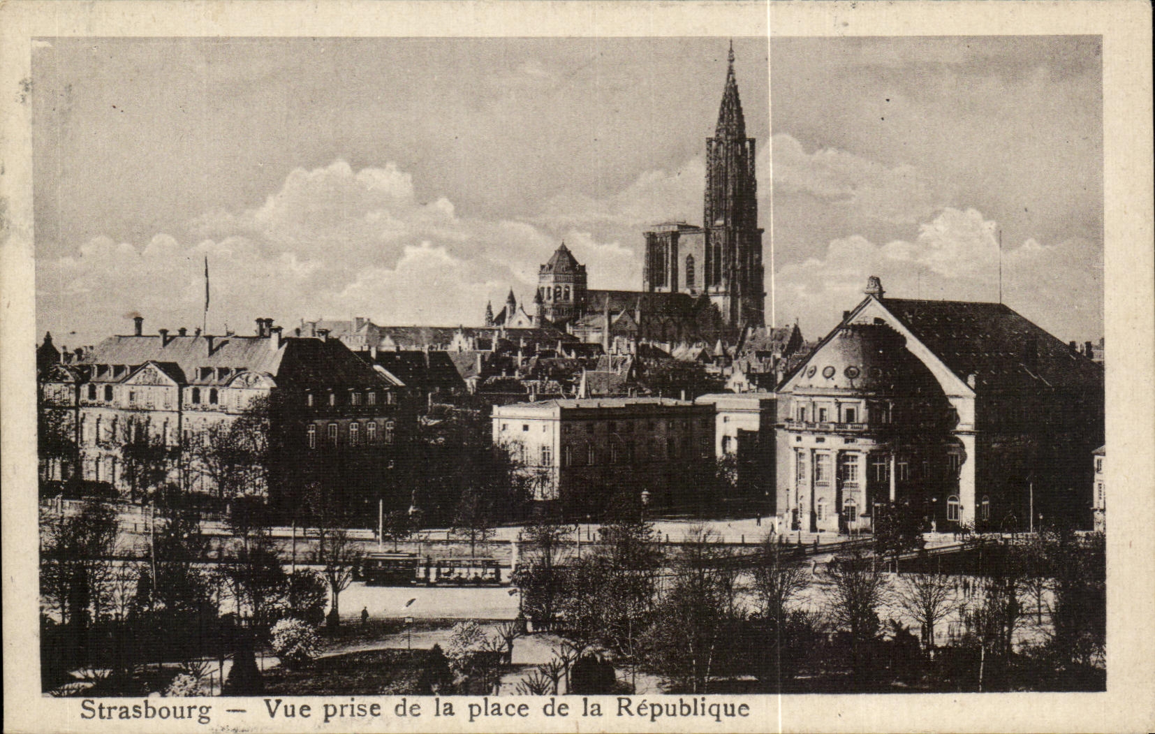 CPA Strasbourg Vue prise de la Place de la Republique