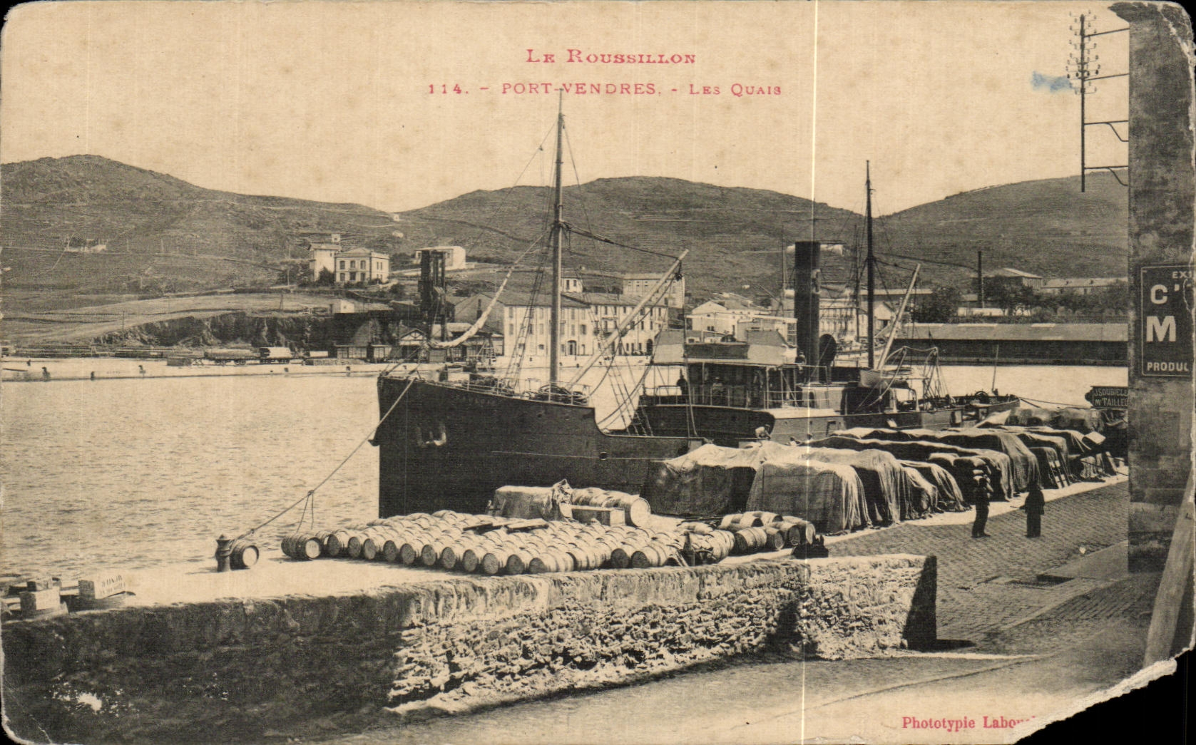 CPA Le Roursillon Port Vendres Les Quais Bateau