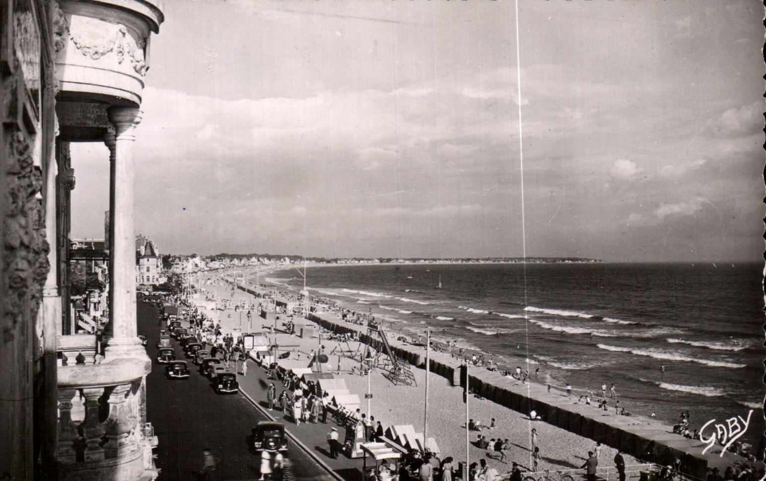 CPA La Baule La Baulevard Henaecart pris de l Hotel Adriana