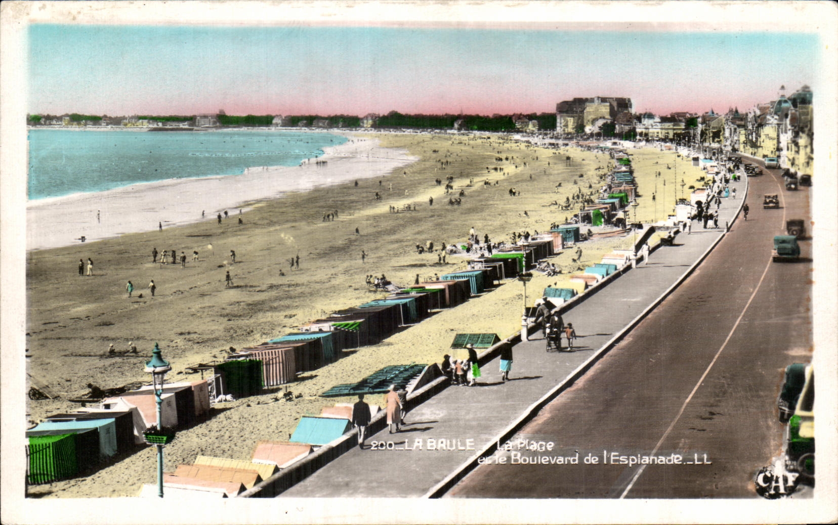 CPA La Baule La Place et le Boulevard de l Esplanade
