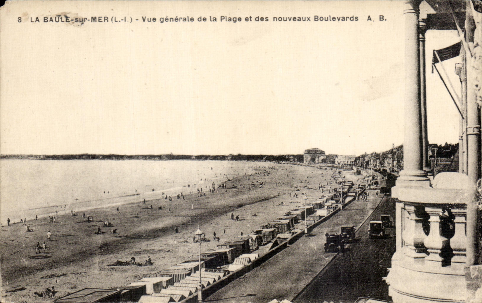 CPA La Baule sur Mer Vue generale de la Plage et des nouveaux Boulevards