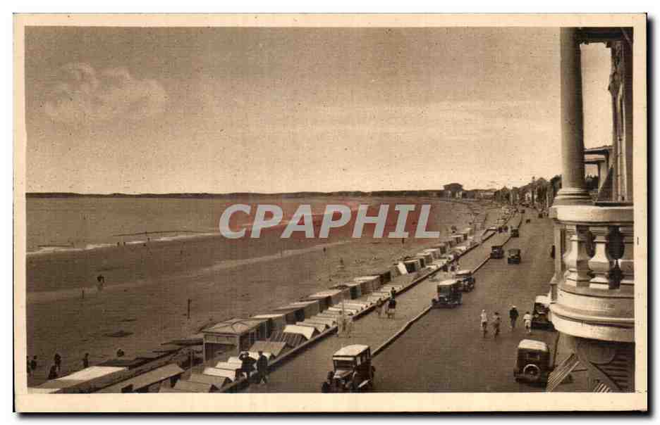 CPA La Baule sur Mer Vue generale de la Plage vers le Casino