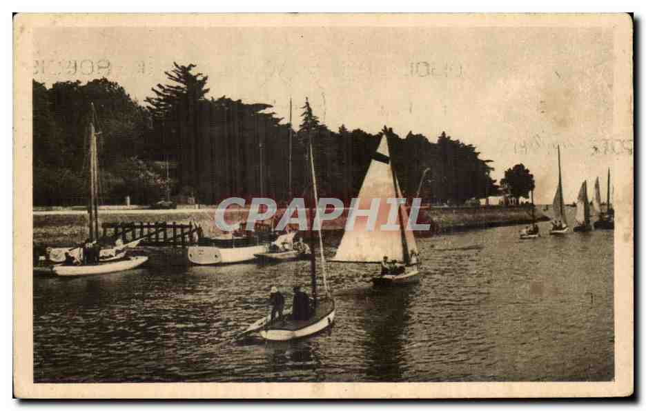CPA La Baule sur Mer Le Port un jour de Regates Bateaux