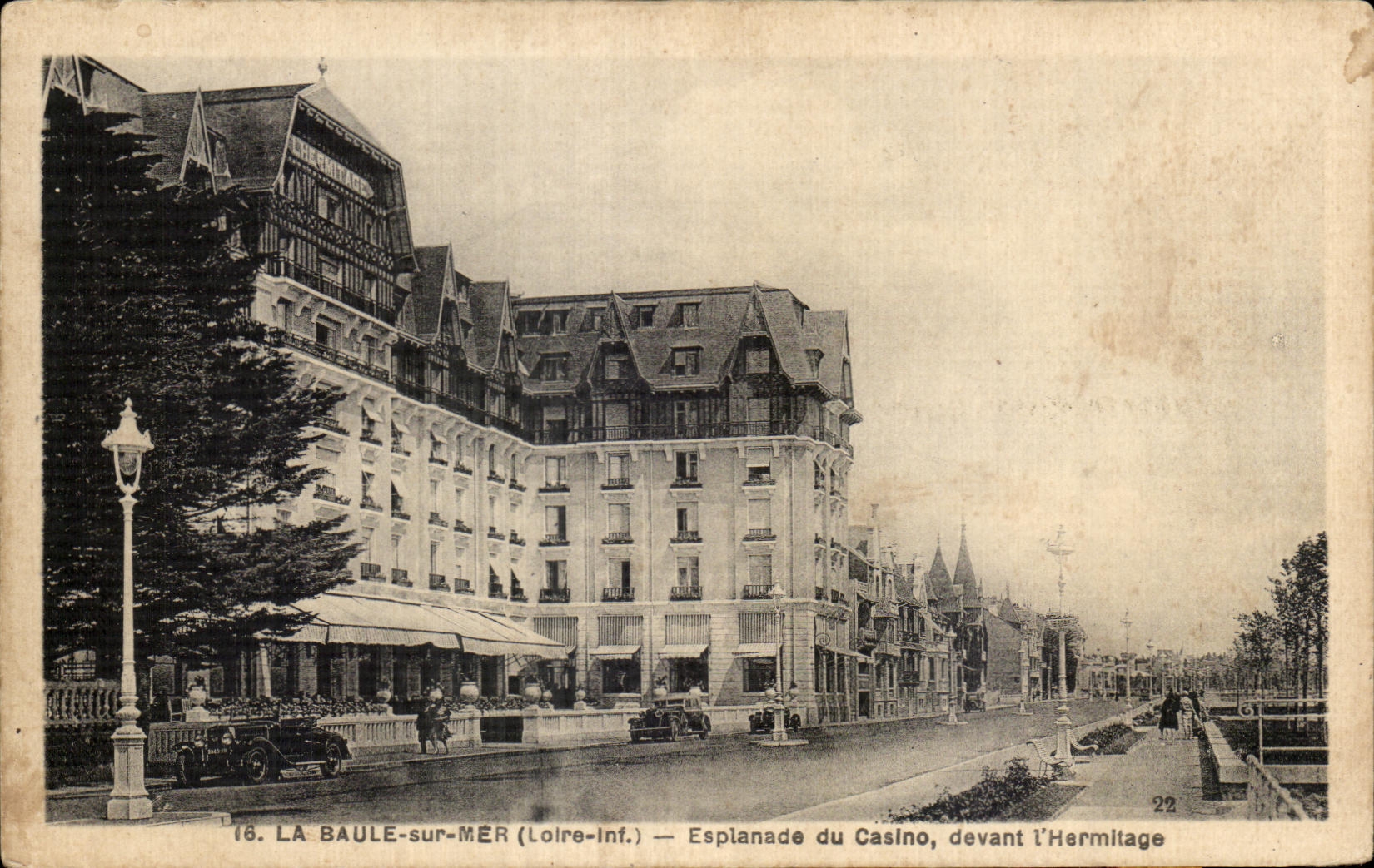 CPA La Baule sur Mer Esplanade du Casino devant l Hermitage