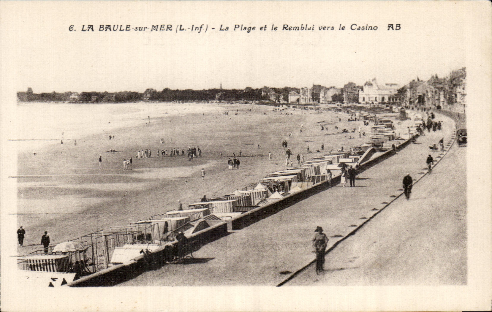 CPA La Baule sur Mer La Plage et le Remblai vers le Casino