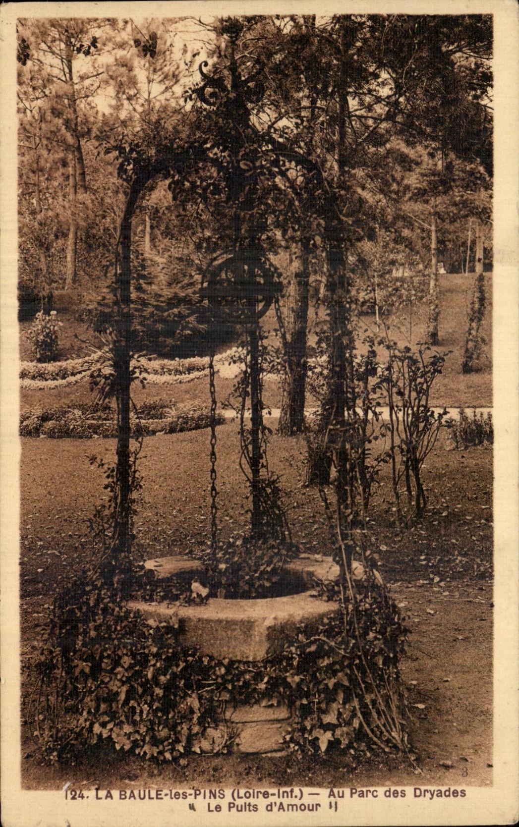 CPA La Baule les Pins Au Parc des Dryades Le Pults d Amour
