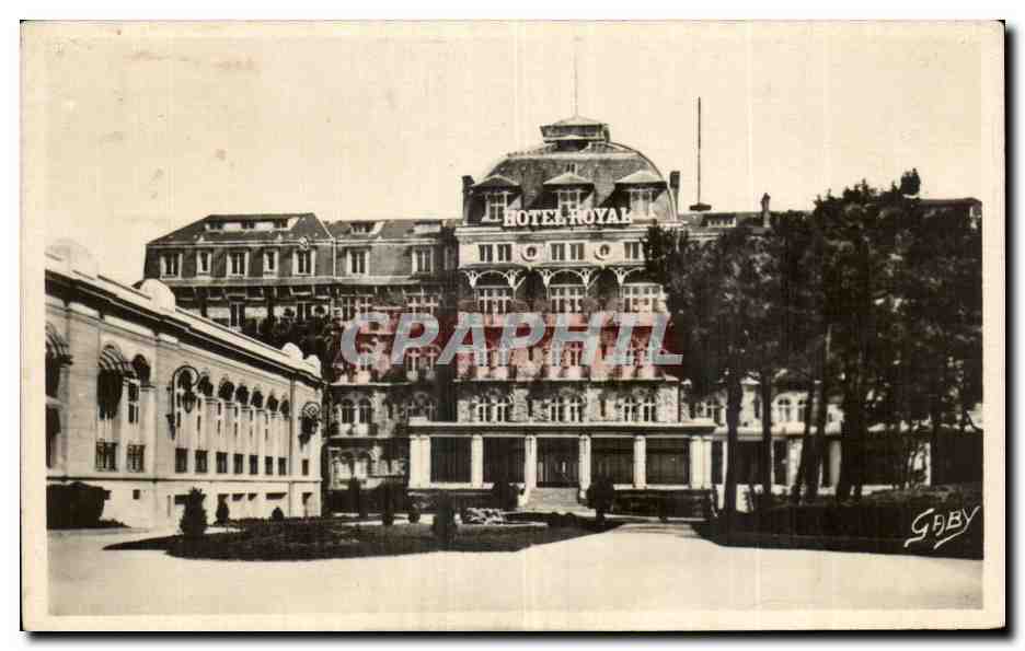 CPA La Baule sur Mer Les Jardins et l Hotel royal