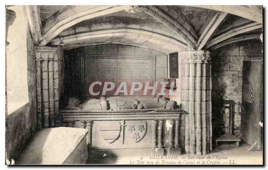 CPA Guerande Interieur de l Eglise Le Tombeau de Tristan de Carne et la Crypte