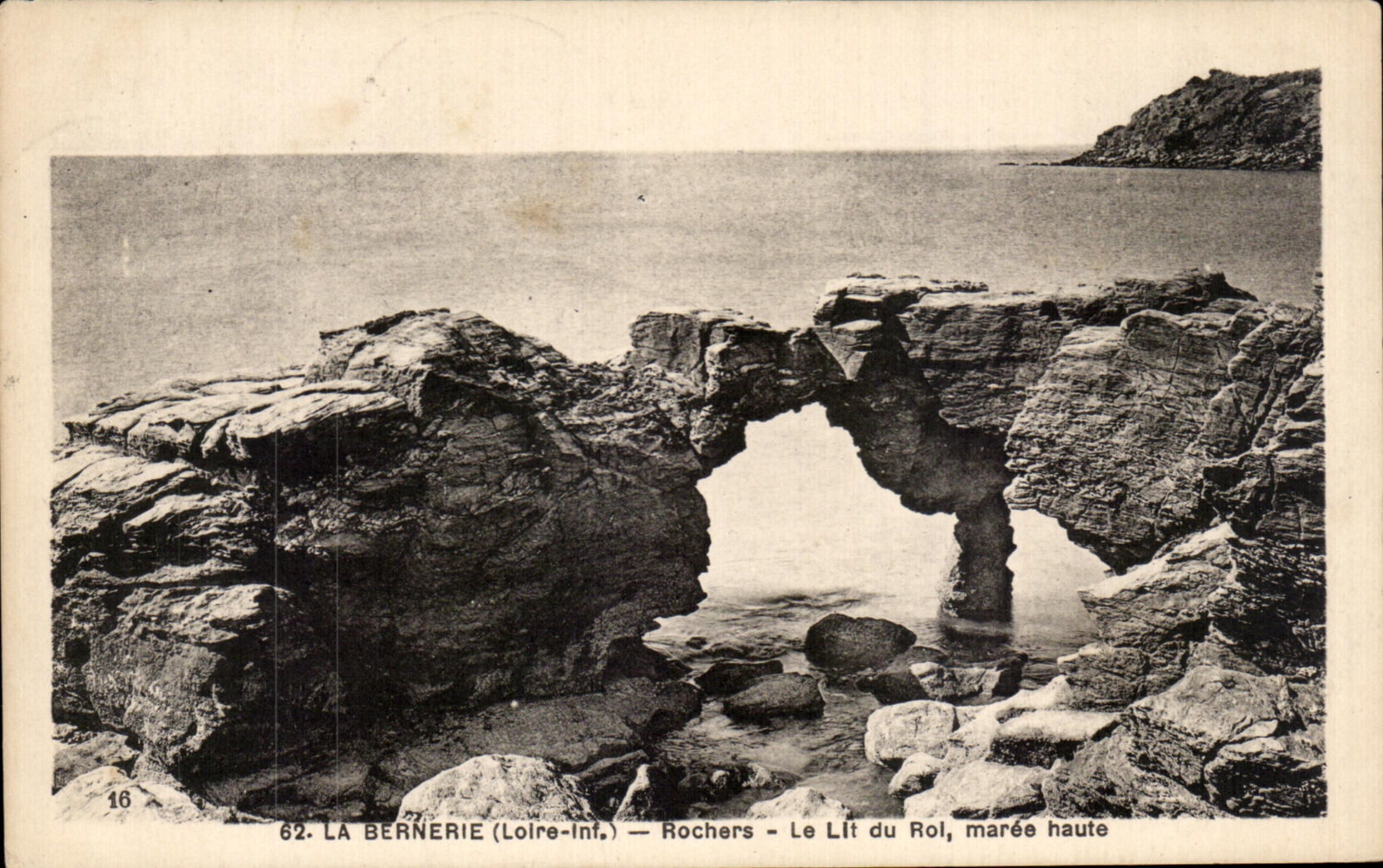 CPA La Bernerie Rochers Le Lit du Rol maree haute
