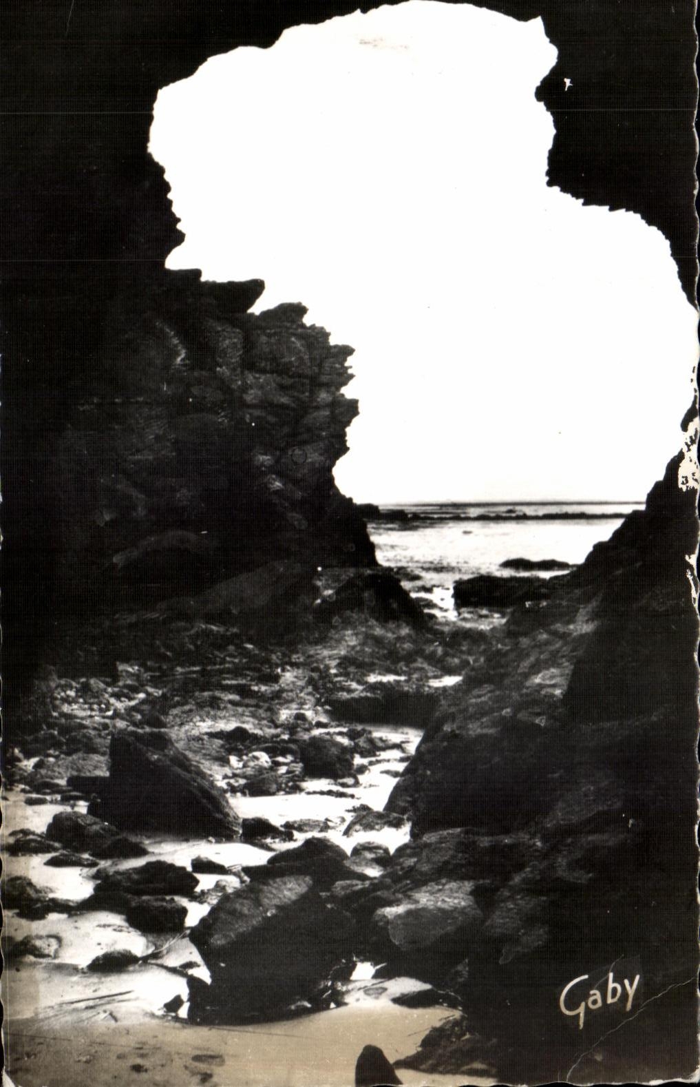 Crève Cœur — Vue prise d'une Grotte — Éditions Gaby