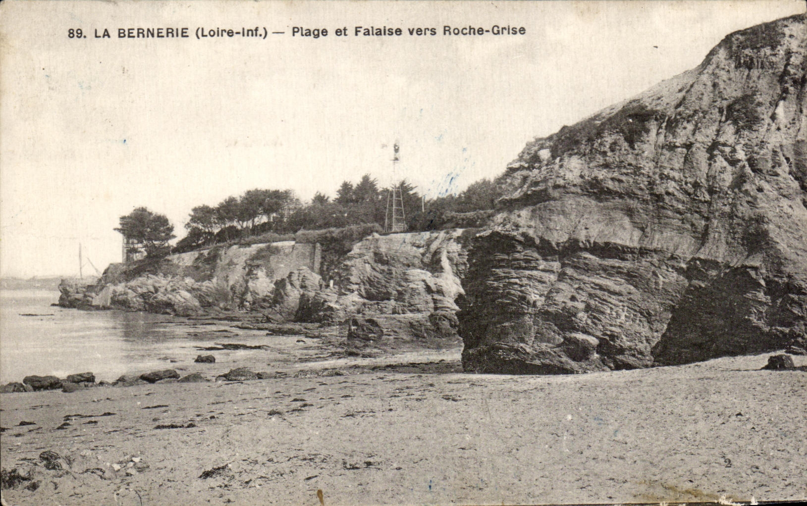 CPA La Bernerie Plage et Falaise vers Roche Grise