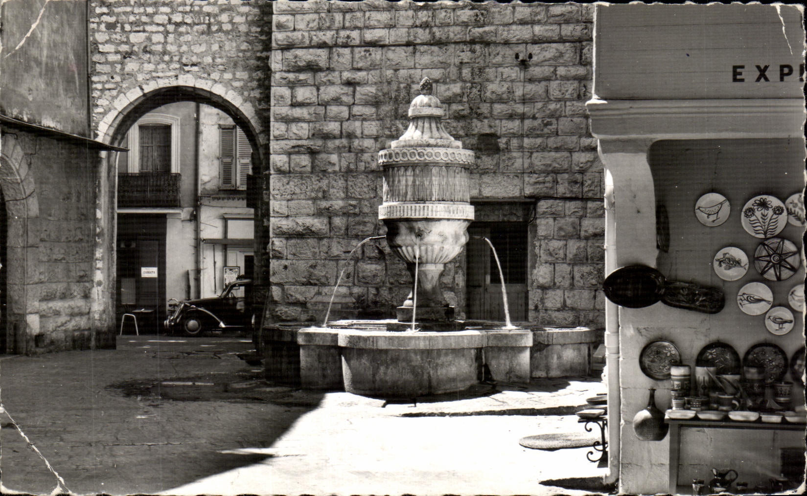 CPSM Vence La Fontaine et la place du Peyra