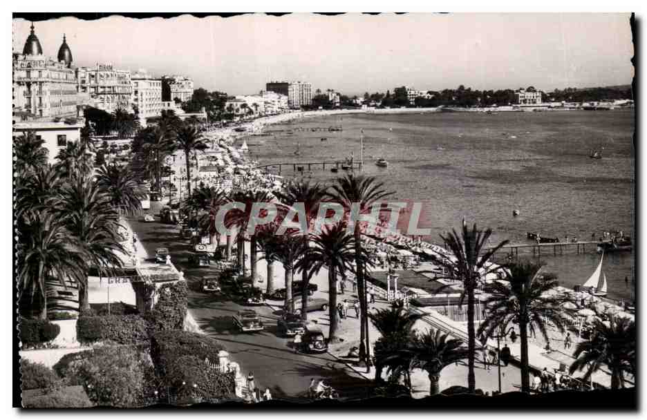 CPSM La Cote d Azur Cannes La Croisette