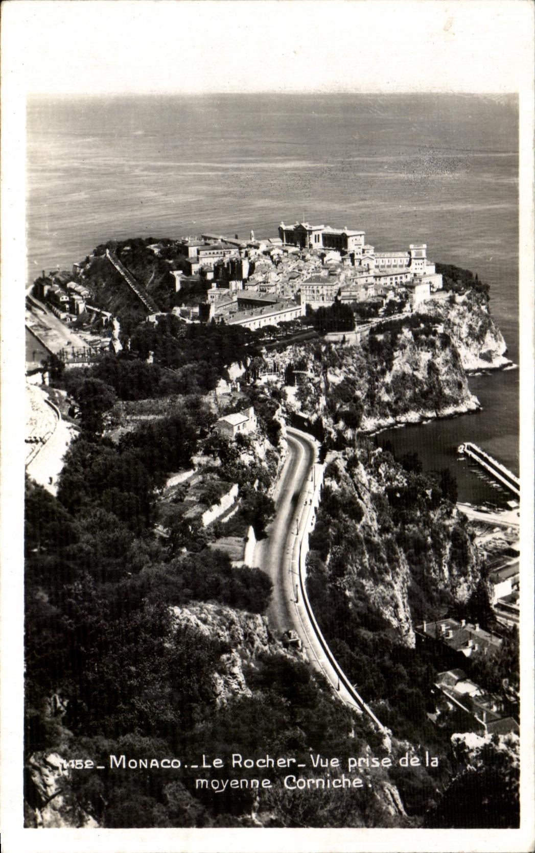 CPA Monaco LE Rocher Vue prise de la Moyenne Corniche