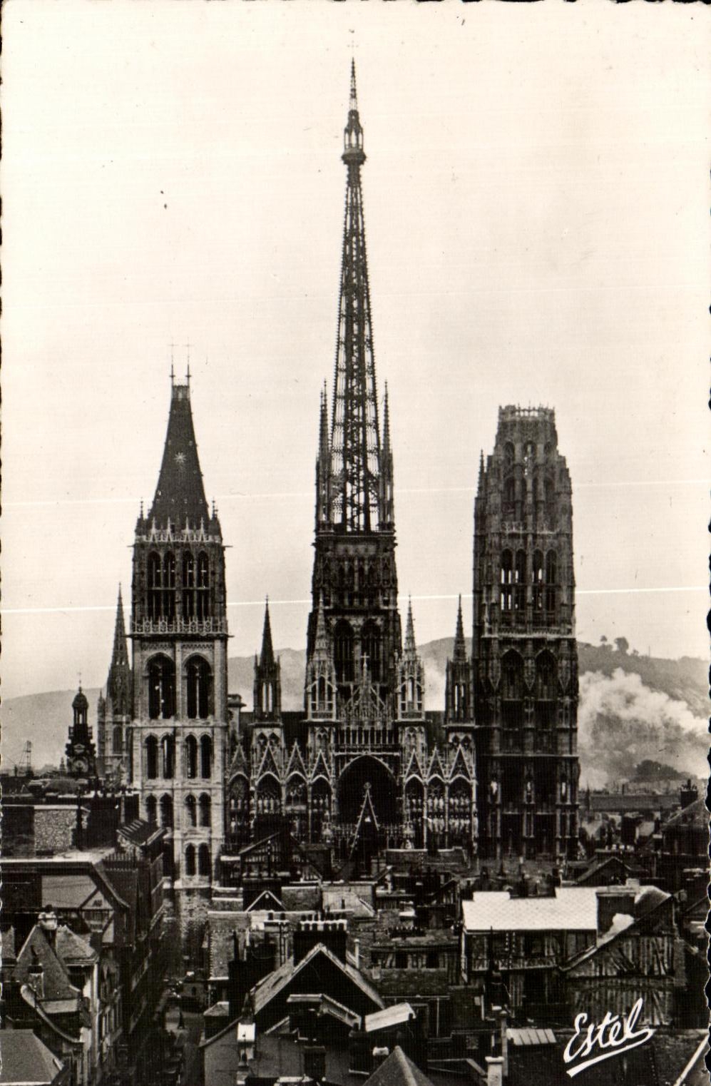 CPSM Rouen La Cathedrale Notre Dame Notre Dame Cathedral