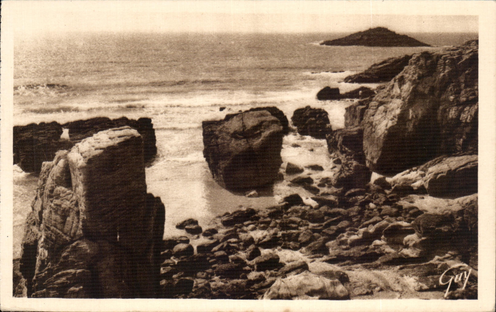 Quiberon (Morbihan) — La Côte Sauvage vers Port-Pigeon et l'Île de la Truite — Éditeur André Leconte, n° H. 581