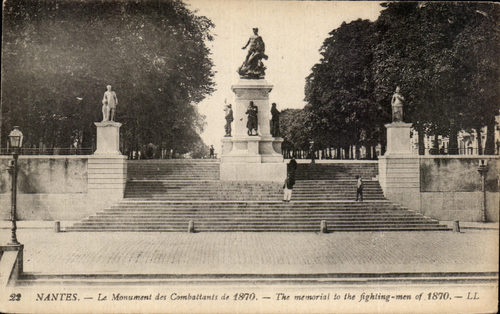 CPA Nantes Le Monument des Combattans de 1870 The memorial to the fighling men of 1870