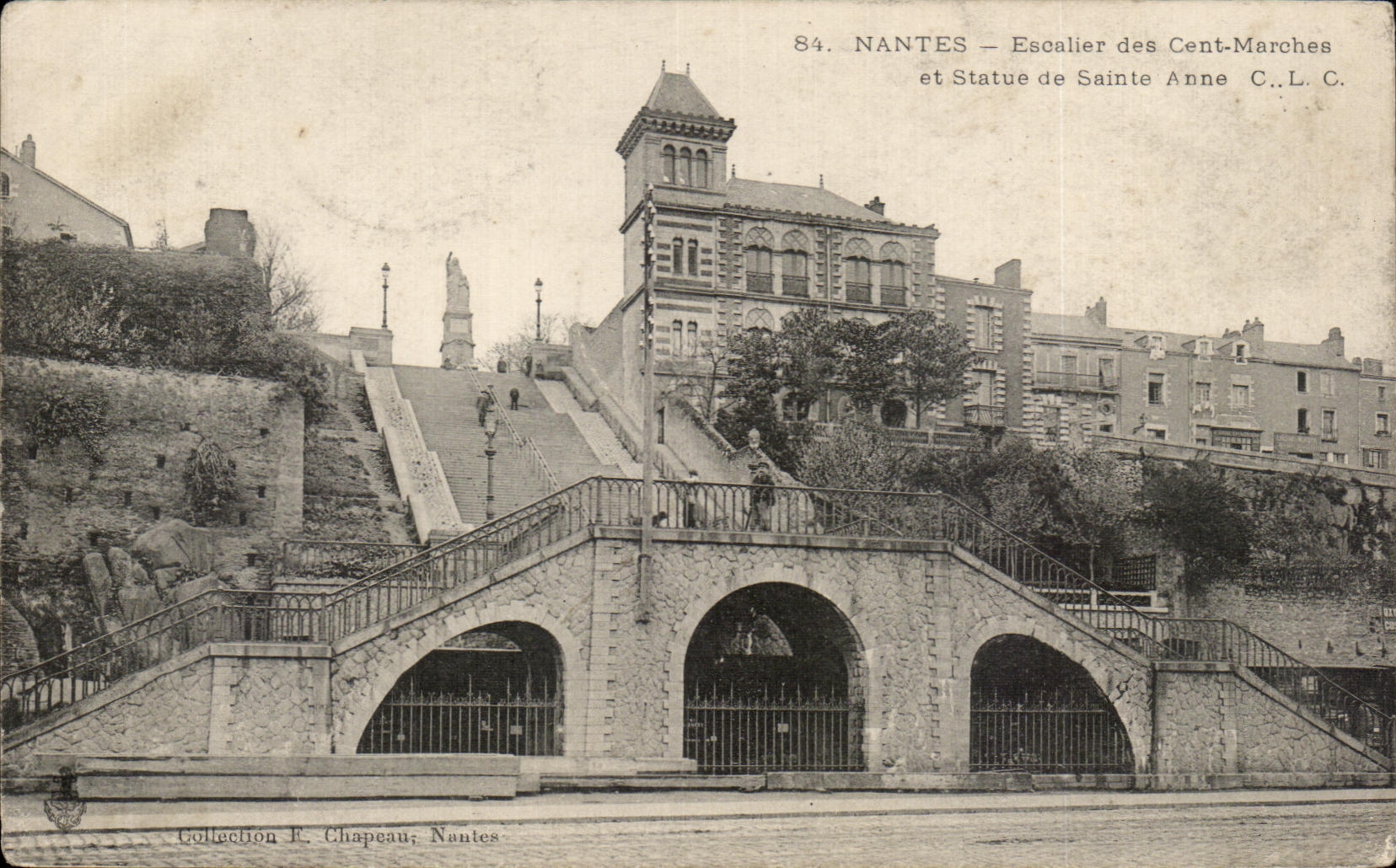 CPA Nantes Escalier des Cent Marches et Statue de Sainte Anne