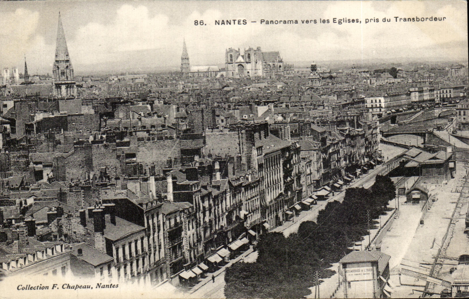 CPA Nantes Panorama vers les Eglises pris du Transbordeur