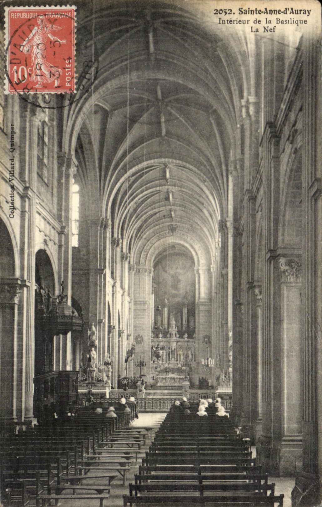 Sainte-Anne-d'Auray — Intérieur de la Basilique, La Nef — Collection Villard, Quimper