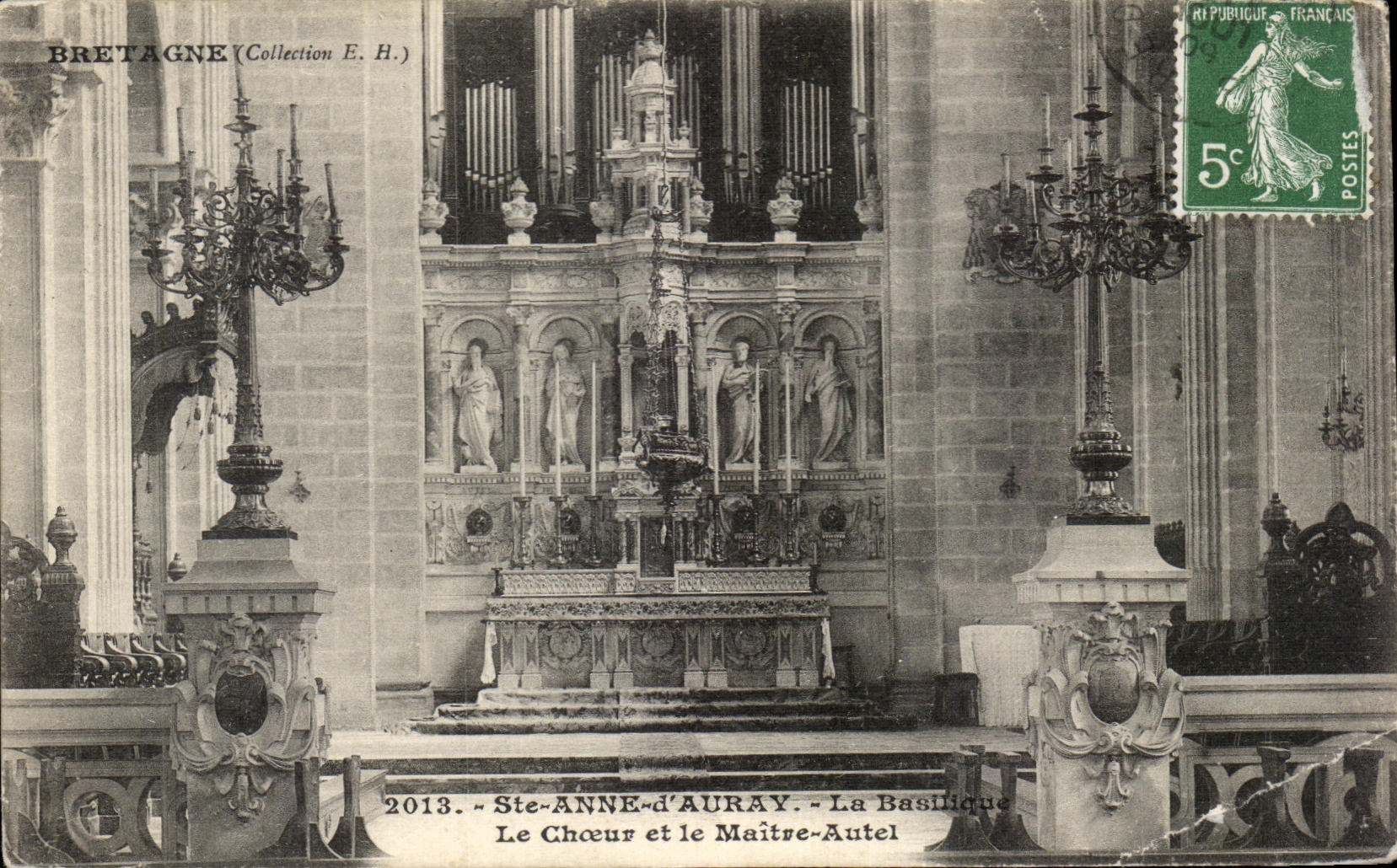 CPA Bretagne Ste Anne d Auray La Basilique Le Choeur et le Maitre Autel Orgue